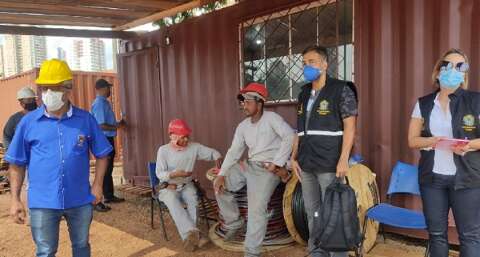 Vindos do Nordeste, trabalhadores denunciam precariedade de alojamentos