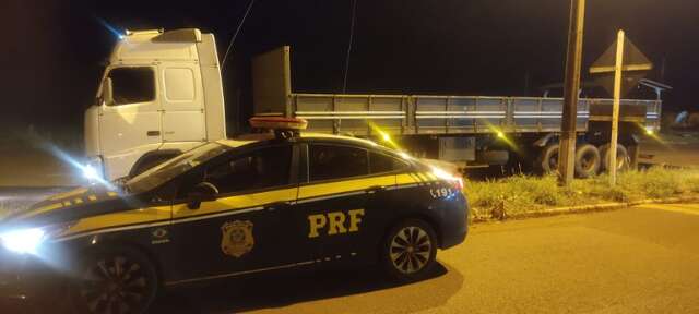 PRF recupera caminh&atilde;o em MS e descobre sequestro de condutor e fam&iacute;lia em SP