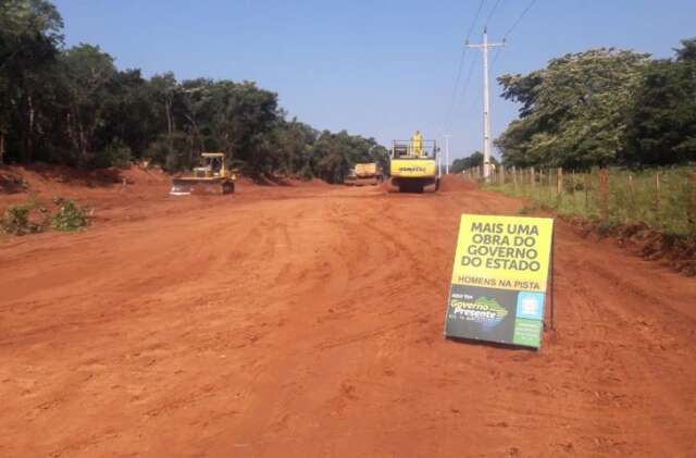 Pavimenta&ccedil;&atilde;o dos 12 quil&ocirc;metros da MS-357 entra na fase de terraplanagem