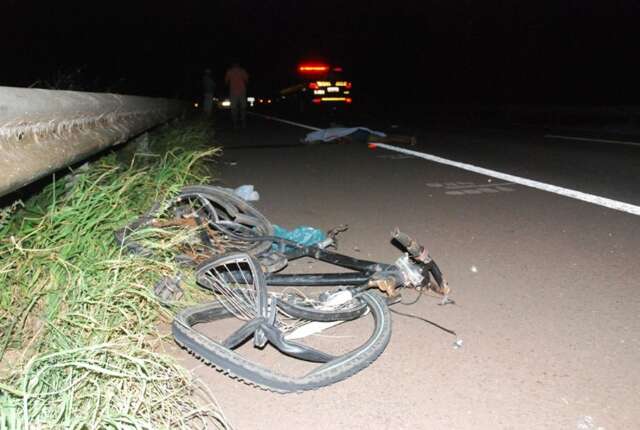 Ap&oacute;s visitar fam&iacute;lia, ciclista &eacute; atropelado na volta para casa e morre