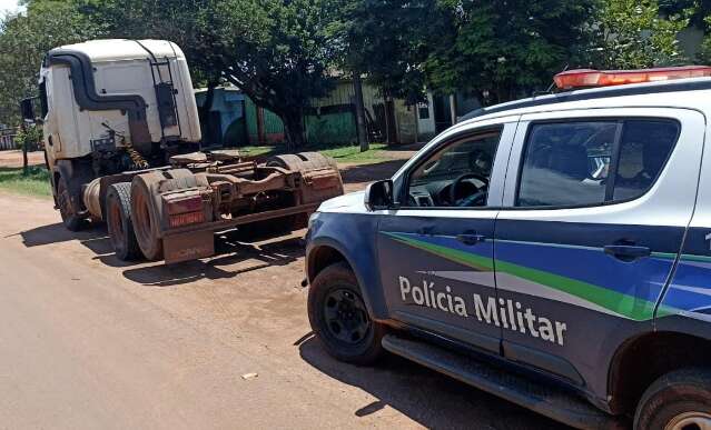 Caminhoneiro &eacute; mantido em c&aacute;rcere e carregamento de soja levado para o Paraguai