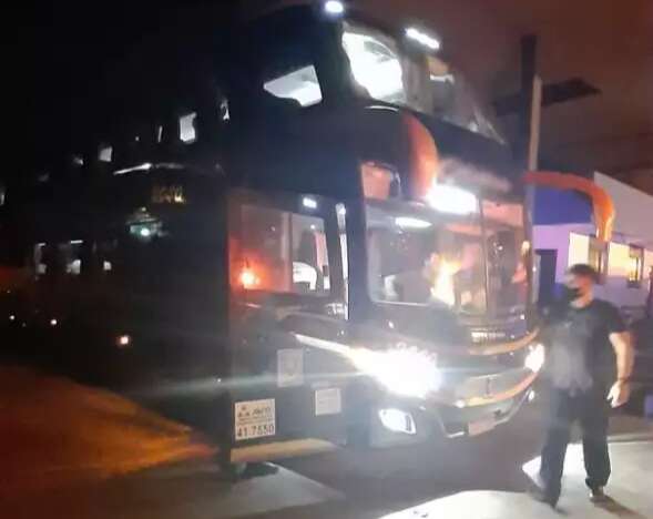 PF flagra &ocirc;nibus com 51 bolivianos ilegais que seguiam para S&atilde;o Paulo