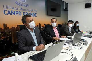 Sessões seguem sendo realizadas de forma remota devido à pandemia de covid-19. (Foto: Izaias Medeiros/CMCG)