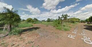 Terreno que pertence a prefeitura localizado no bairro Oliveira I (Imagem: Reprodução/Google)