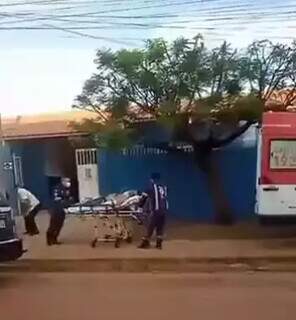 Ap&oacute;s discuss&atilde;o, vigilante atira em colega de trabalho dentro de escola 