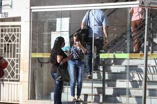 Movimentação de trabalhadores na Funtrab de Campo Grande (Foto: Marcos Maluf) 