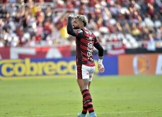 Flamengo desperdi&ccedil;a chances, mas arranca empate sobre o Resende: 2 a 2