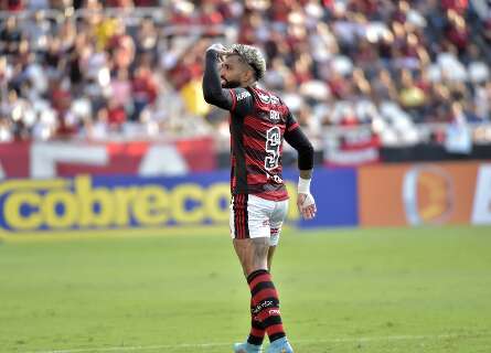 Flamengo desperdi&ccedil;a chances, mas arranca empate sobre o Resende: 2 a 2