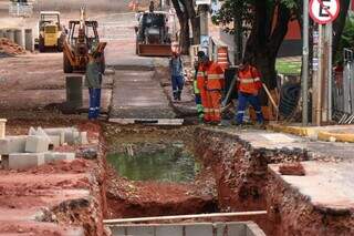 Obras sendo realizadas na Rui Barbosa. (Foto: Henrique Kawaminami/ Arquivo)