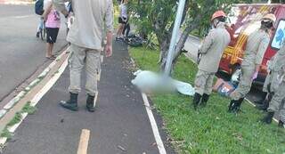 Local onde motociclista morreu em acidente hoje, em Ponta Porã. (Foto: Direto das Ruas)