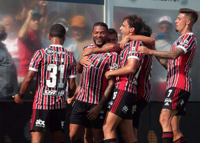 &Aacute;gua Santa tenta reagir, mas perde de 2 a 1 para o S&atilde;o Paulo