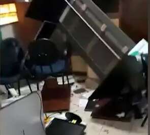 Veja o vídeo: escola atingida por jovem em surto fica destruída