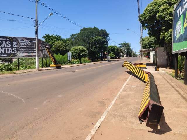 Carreta destr&oacute;i limitador de altura pela 2&ordf; vez em dois meses