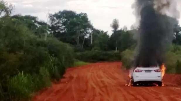 Homem sai ap&oacute;s liga&ccedil;&atilde;o e aparece morto dentro de carro incendiado