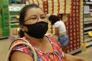 Consumidor faz fila e chega at&eacute; 4 horas antes para inaugura&ccedil;&atilde;o de atacadista