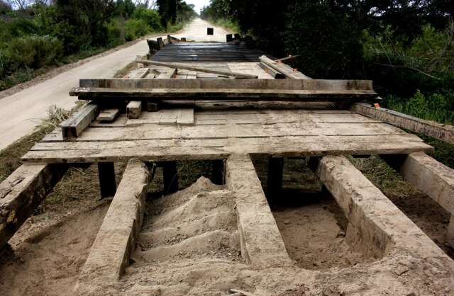 Governo reconstruiu 9 e executa mais 5 pontes destru&iacute;das por fogo no Pantanal
