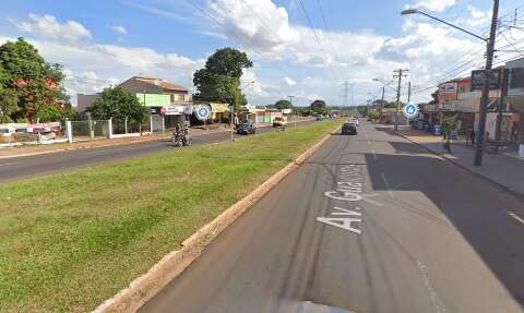 Mulher &eacute; atropelada em cal&ccedil;ada por motorista b&ecirc;bado e socorrida em estado grave