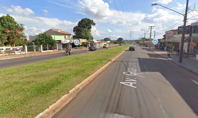 Mulher &eacute; atropelada em cal&ccedil;ada por motorista b&ecirc;bado e socorrida em estado grave