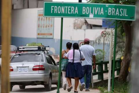 Bolivianos fecham fronteira com Brasil em protesto contra governo