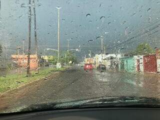Motorista registrou chuva na região da Vila Piratininga (Foto: Direto das Ruas)