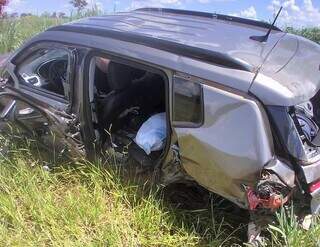 Colis&atilde;o frontal envolvendo tr&ecirc;s ve&iacute;culos deixa sete feridos na BR-267