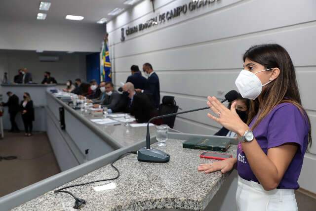 Cai veto e mulheres da Capital ter&atilde;o direito a absorventes gratuitos
