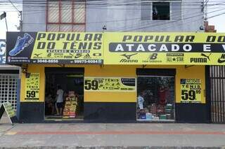 A Popular do Tênis está localizada Rua Panambi Vera, 628, Bairro Jardim Tijuca. (Foto: Kísie Ainoã)