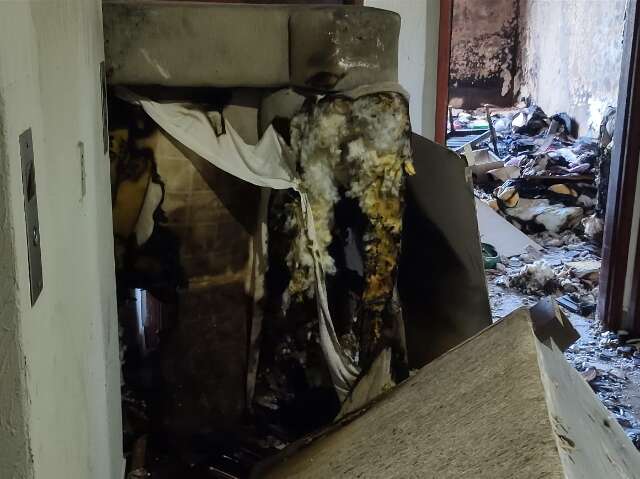 Em v&iacute;deo, rep&oacute;rter mostra estragos em apartamento incendiado