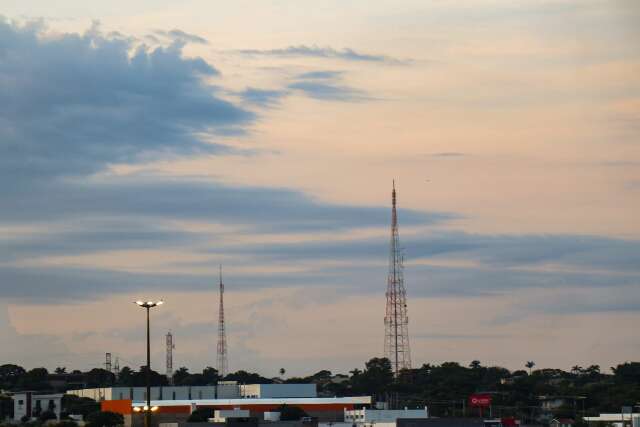 Previs&atilde;o para Capital &eacute; de chuvas isoladas e temperatura de at&eacute; 32&ordm;C
