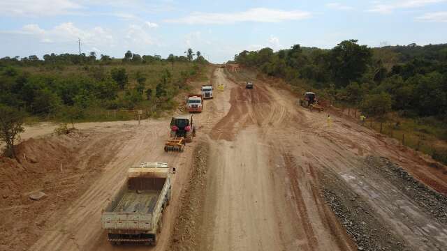 Rodovia do Turismo: Reinaldo e Riedel autorizam asfalto na  Estrada do 21