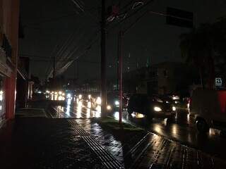 Avenida Mato Grosso sem luz. (Foto: Liana Feitosa)