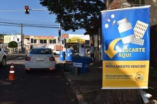 D&aacute; tempo: drive-thru para descarte de rem&eacute;dios e eletr&ocirc;nicos termina hoje