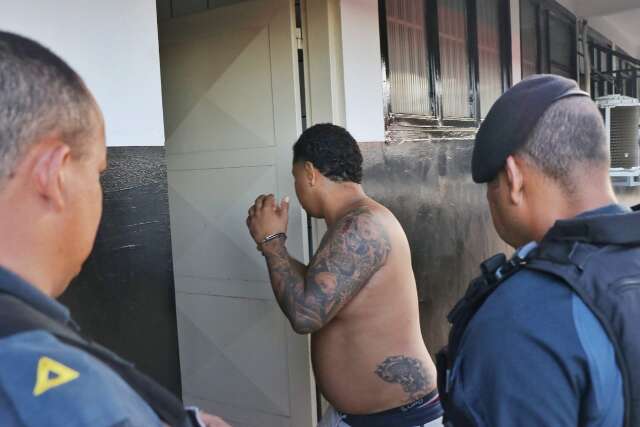 Colombiano que causou morte no tr&acirc;nsito &eacute; transferido para o Centro de Triagem