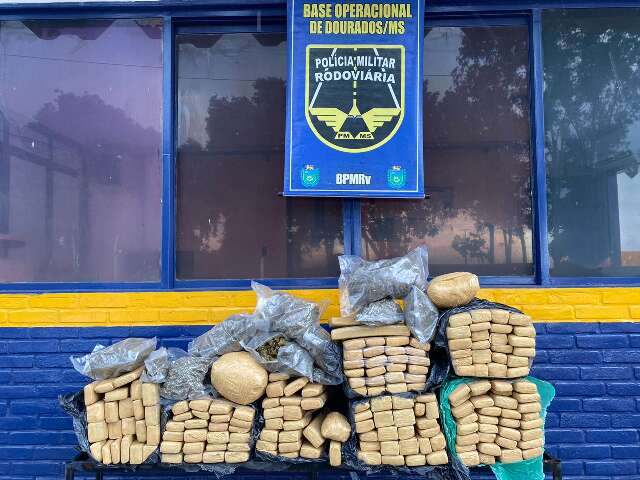 Traficante &eacute; preso pela PM com R$ 278 mil em maconha e skank 