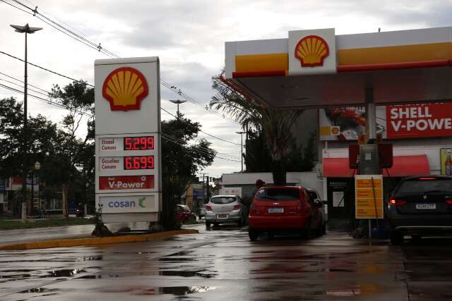 No interior, teve posto que amanheceu sem reajuste e ainda h&aacute; gasolina a R$ 6,69