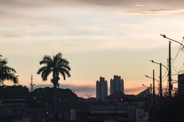 Tr&ecirc;s Lagoas &eacute; a mais quente do Brasil, mas frente fria deve amenizar calor&atilde;o 