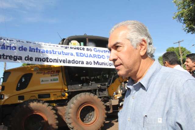  Em Gl&oacute;ria de Dourados, governador destaca &quot;gama de investimentos&quot;