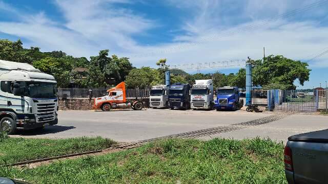 Caminh&otilde;es fecham entrada de Porto Seco em &uacute;ltimo dia de manifesta&ccedil;&atilde;o