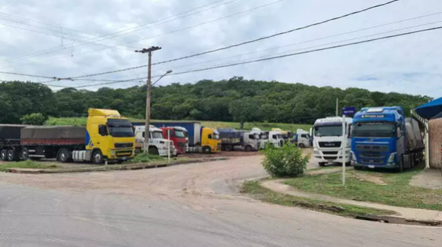 Ap&oacute;s 2 dias de protesto, transportadoras encerram paralisa&ccedil;&atilde;o em Porto Seco 