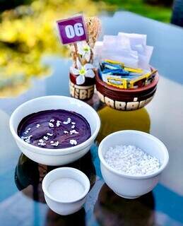 Açaí original com peixe empanado é mais uma exclusividade do lugar. (Foto: Divulgação)