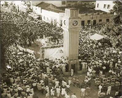Livro de 3 autores traz curiosidades e hist&oacute;ria sobre a Rua 14 de Julho