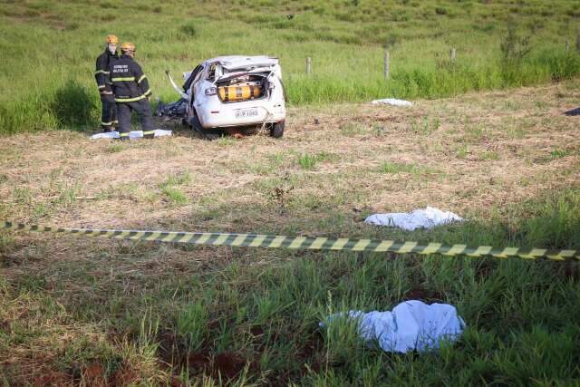 Motorista morre depois de capotar carro em rodovia