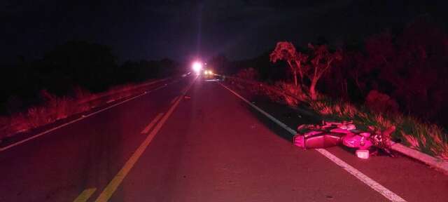 Motociclista de 18 anos morre depois de atropelar anta na MS-395