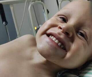 Kadmiel, hoje com 3 anos, foi diagnosticado com neuroblastoma. (Foto: Arquivo Pessoal)