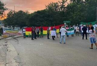 Professores bolivianos em protesto na fronteira com o Brasil. (Foto: Diretos das Ruas)