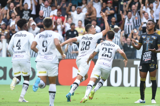 Jogadores do Peixe celebram gol contra o Água Santa (Foto: Divulgação)