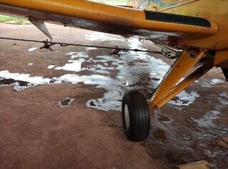 Avião com vazamento de herbicida em galpão (Foto: Divulgação | PMA)