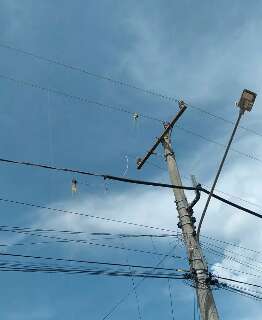 Linha de pipa deixou 2,3 mil moradores sem energia elétrica neste domingo