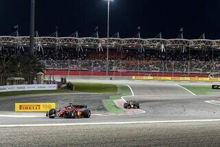 O pódio do GP do Bahrein foi fechado com Carlos Sainz Jr (completando a dobradinha da Ferrari (Foto/Scuderia Ferrari)