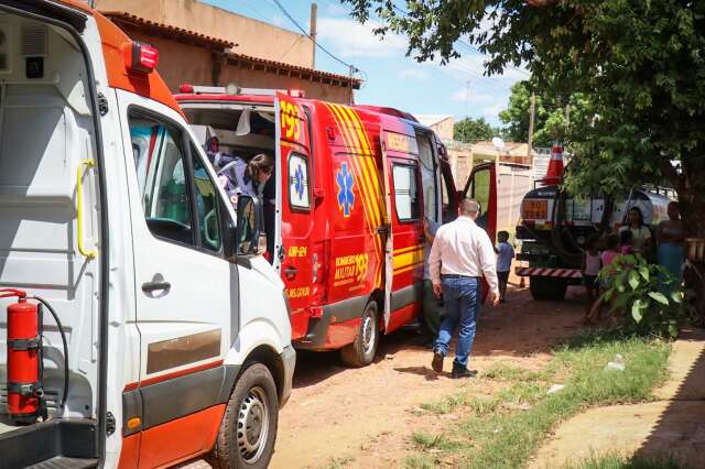 Crian&ccedil;a de 1 m&ecirc;s se afoga ao cair em bacia durante banho 